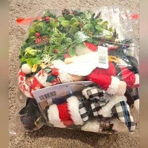 SOLD!!! Lot Of Christmas Craft Items